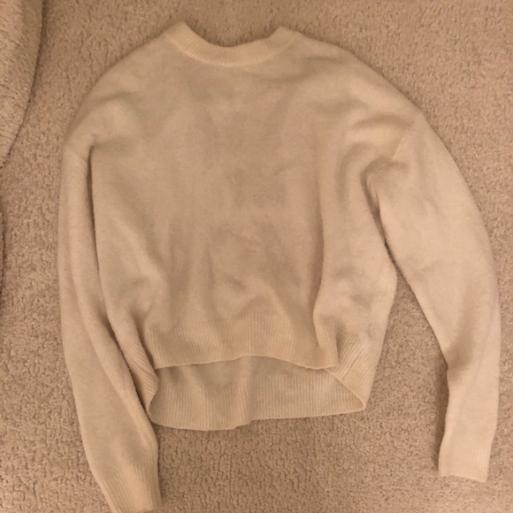 Adorable white knit crew neck sweater - Picture 3 of 3